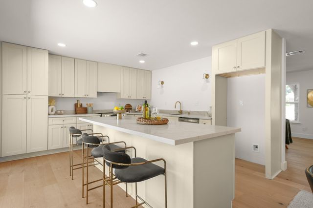 7010 Miranda DR, Austin, TX 78752