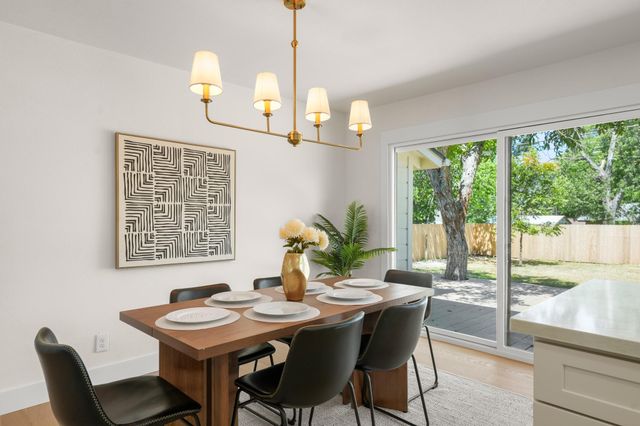 7010 Miranda DR, Austin, TX 78752