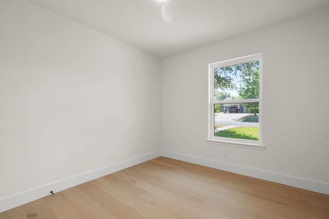 7010 Miranda DR, Austin, TX 78752