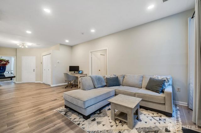 5071 Beech Court, South Brunswick, NJ 08852