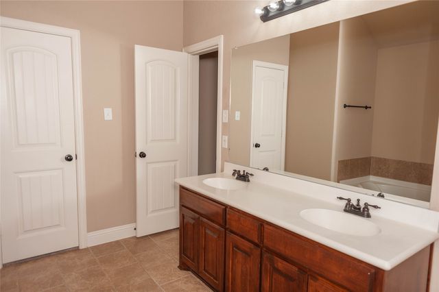 211 Range Road, Waxahachie, TX 75165