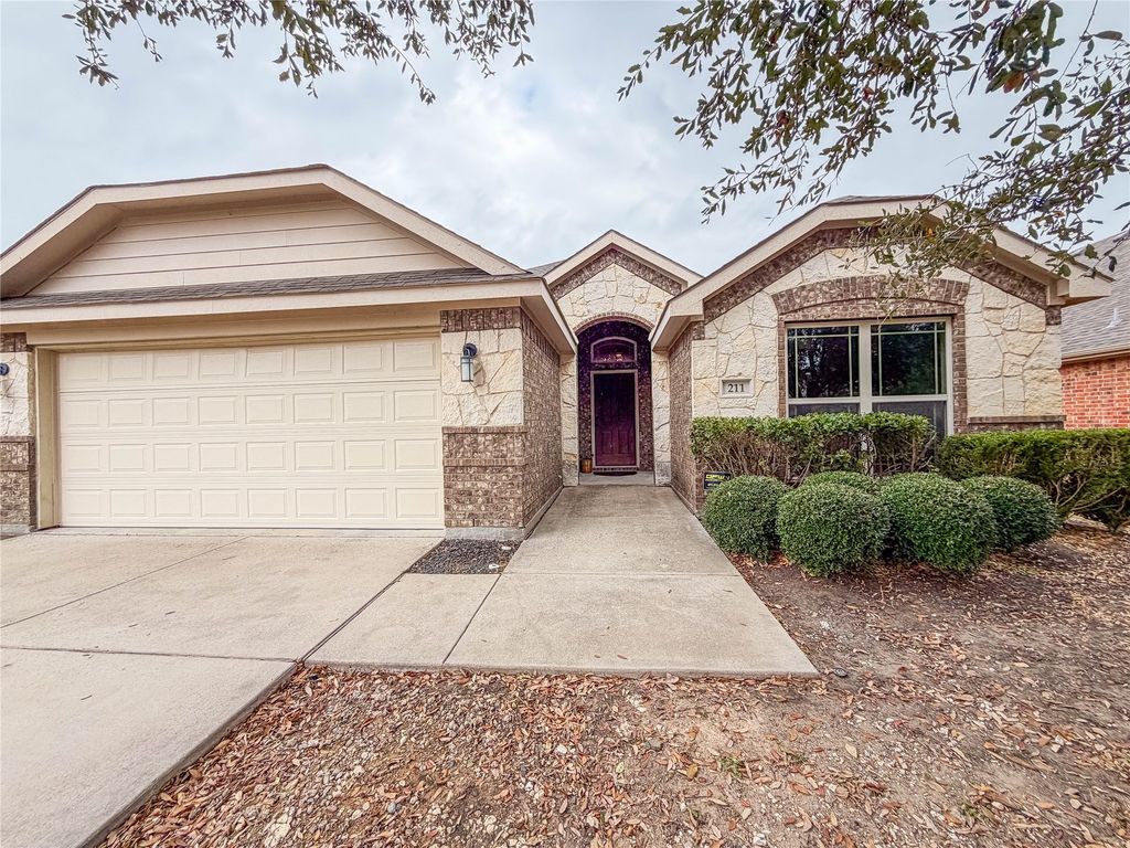 211 Range Road, Waxahachie, TX 75165