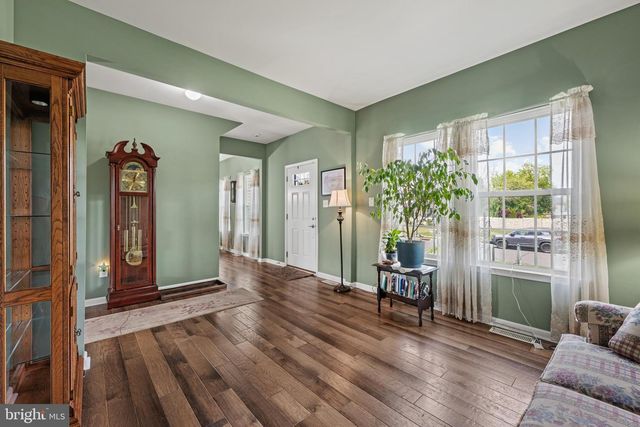 314 CARRIAGE DR, Mount Royal, NJ 08061
