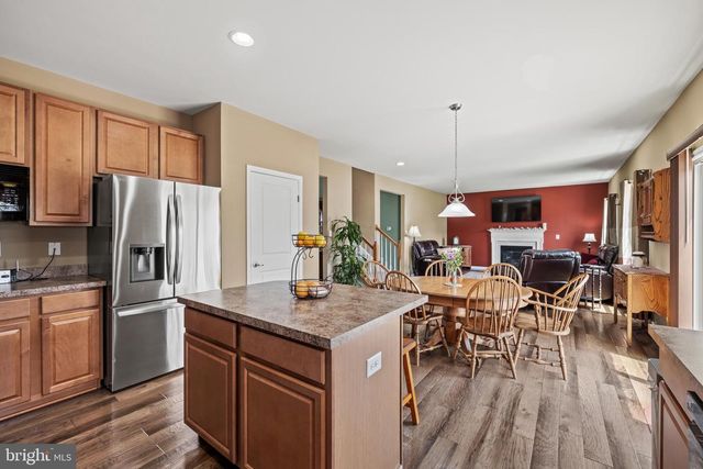 314 CARRIAGE DR, Mount Royal, NJ 08061