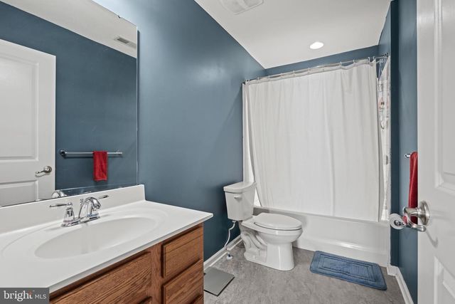 314 CARRIAGE DR, Mount Royal, NJ 08061