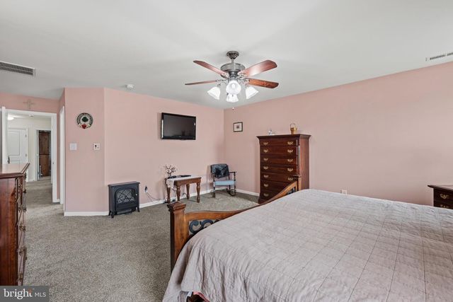 314 CARRIAGE DR, Mount Royal, NJ 08061