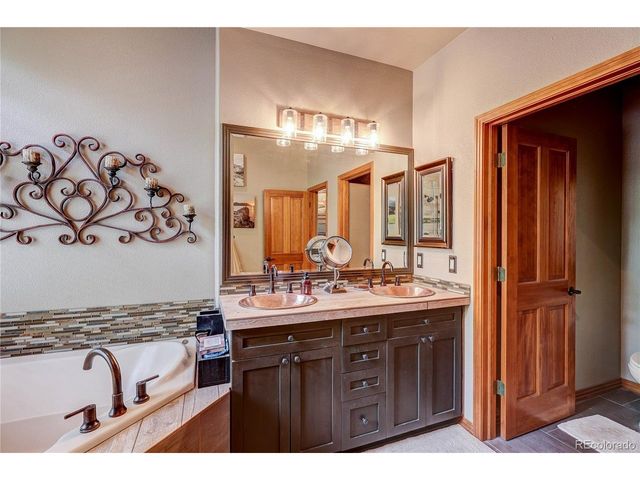 6977 Glenhunt Ln, Castle Pines, CO 80108