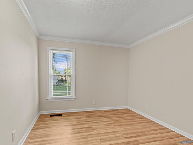 209 Baxter Avenue NW, Huntsville, AL 35811