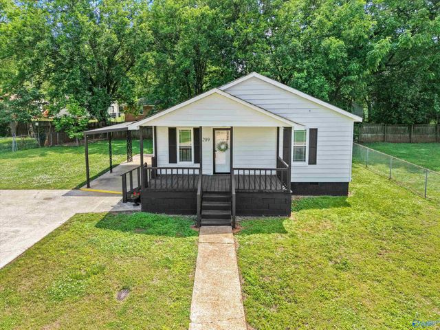 209 Baxter Avenue NW, Huntsville, AL 35811