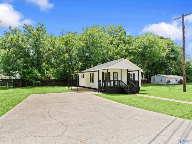 209 Baxter Avenue NW, Huntsville, AL 35811