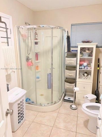 1121 NW 86th Ter, Pembroke Pines, FL 33024