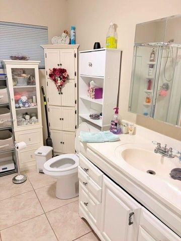 1121 NW 86th Ter, Pembroke Pines, FL 33024