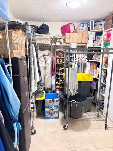 1121 NW 86th Ter, Pembroke Pines, FL 33024