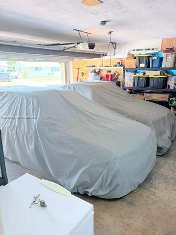 1121 NW 86th Ter, Pembroke Pines, FL 33024