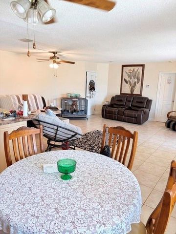 1121 NW 86th Ter, Pembroke Pines, FL 33024