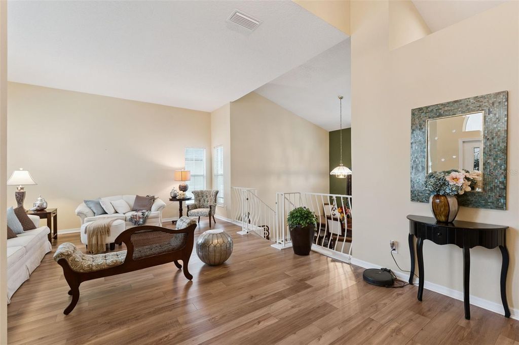 Image 11 of property listing at 8355 DIAMOND COVE CIRCLE, Orlando, FL 32836
