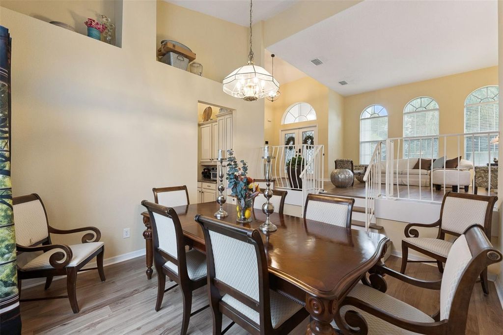 Image 16 of property listing at 8355 DIAMOND COVE CIRCLE, Orlando, FL 32836