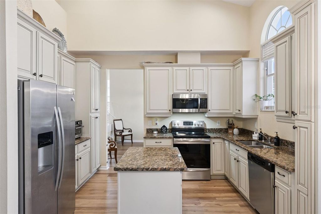 Image 20 of property listing at 8355 DIAMOND COVE CIRCLE, Orlando, FL 32836