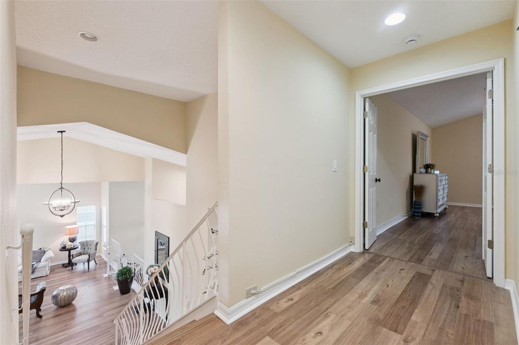 Image 25 of property listing at 8355 DIAMOND COVE CIRCLE, Orlando, FL 32836