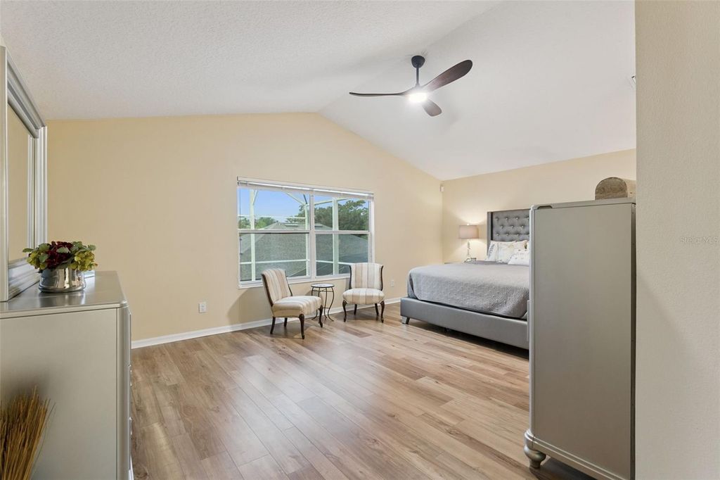 Image 28 of property listing at 8355 DIAMOND COVE CIRCLE, Orlando, FL 32836
