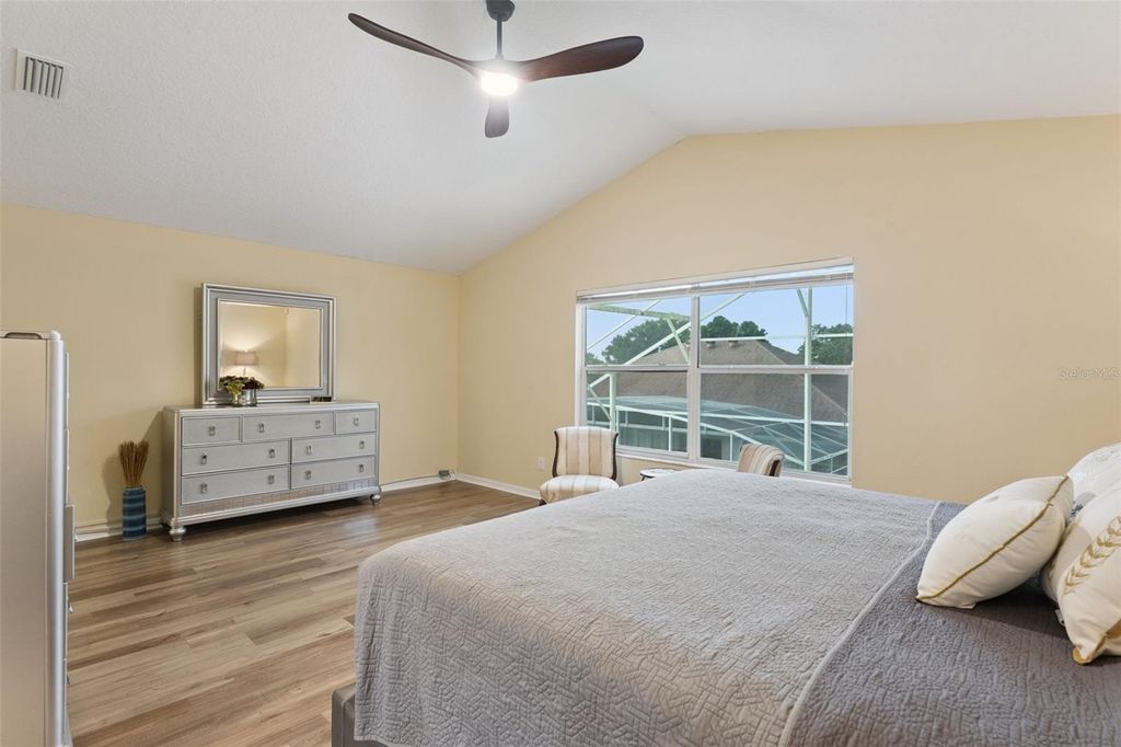Image 29 of property listing at 8355 DIAMOND COVE CIRCLE, Orlando, FL 32836