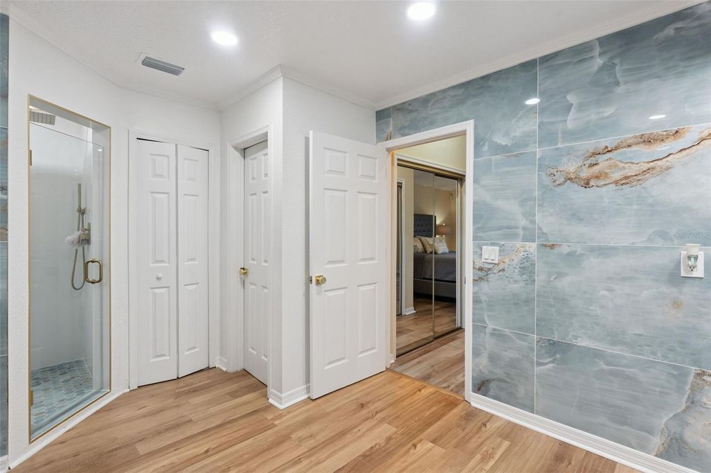 Image 32 of property listing at 8355 DIAMOND COVE CIRCLE, Orlando, FL 32836