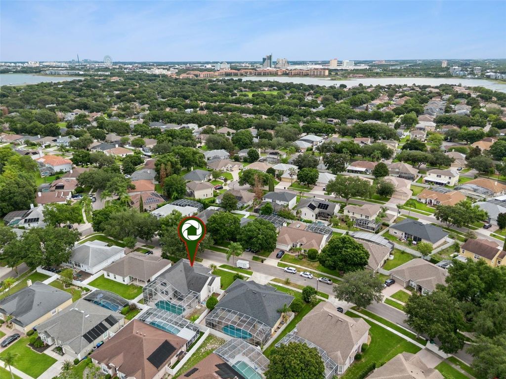 Image 60 of property listing at 8355 DIAMOND COVE CIRCLE, Orlando, FL 32836
