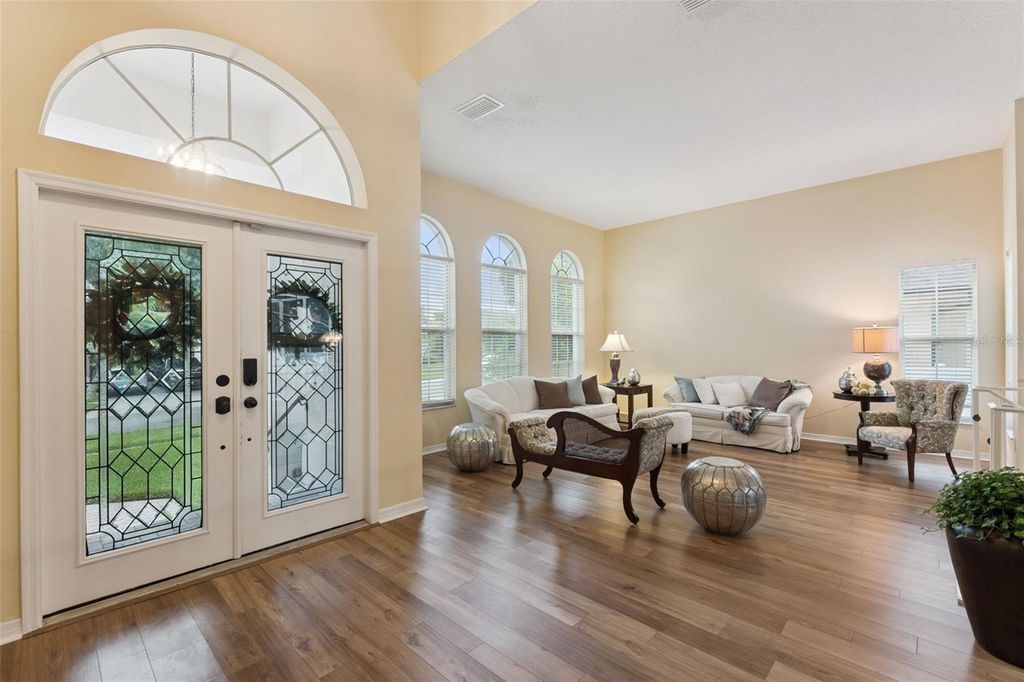 Image 7 of property listing at 8355 DIAMOND COVE CIRCLE, Orlando, FL 32836