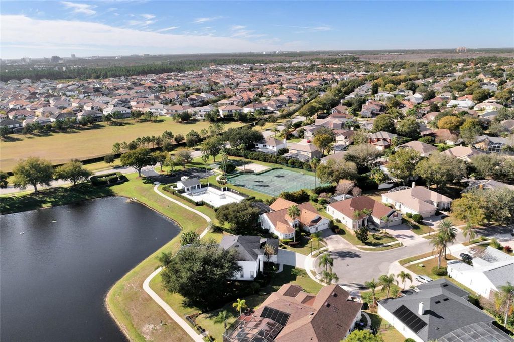 Image 65 of property listing at 8355 DIAMOND COVE CIRCLE, Orlando, FL 32836