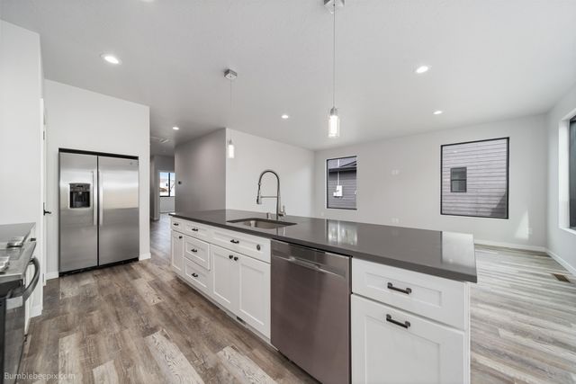 13527 W 12th Ave, Airway Heights, WA 99001