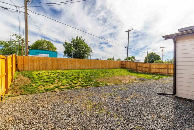 13527 W 12th Ave, Airway Heights, WA 99001