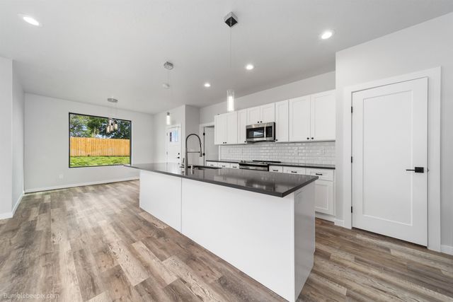 13527 W 12th Ave, Airway Heights, WA 99001