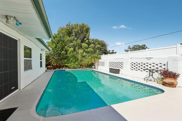 7699 92ND STREET, Seminole, FL 33777
