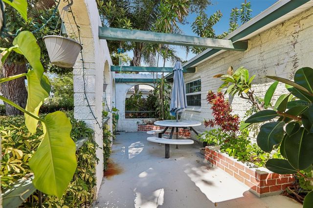 7699 92ND STREET, Seminole, FL 33777