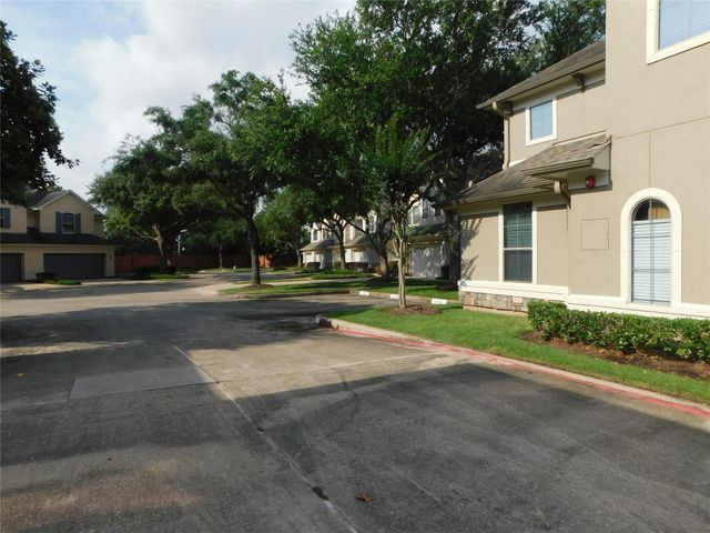 4333 Lake Run Drive, Missouri City, TX 77459