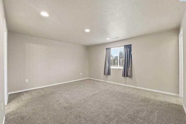 2804 S Dawes Pl, Kennewick, WA 99338