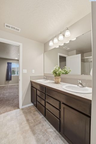 2804 S Dawes Pl, Kennewick, WA 99338