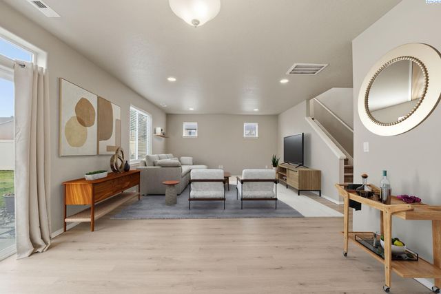 2804 S Dawes Pl, Kennewick, WA 99338