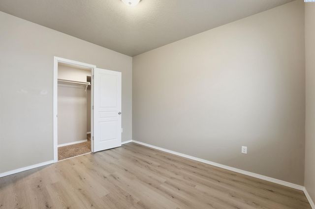 2804 S Dawes Pl, Kennewick, WA 99338