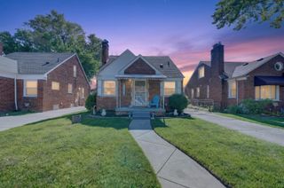21500 Redmond Avenue, Eastpointe City, MI 48021