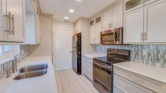 2074 SHADOW PINE DRIVE, Brandon, FL 33511