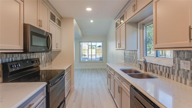 2074 SHADOW PINE DRIVE, Brandon, FL 33511