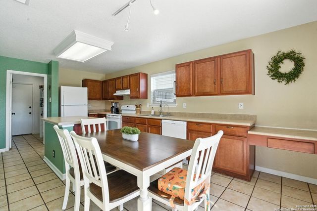 7722 Cortland Oak, San Antonio, TX 78254
