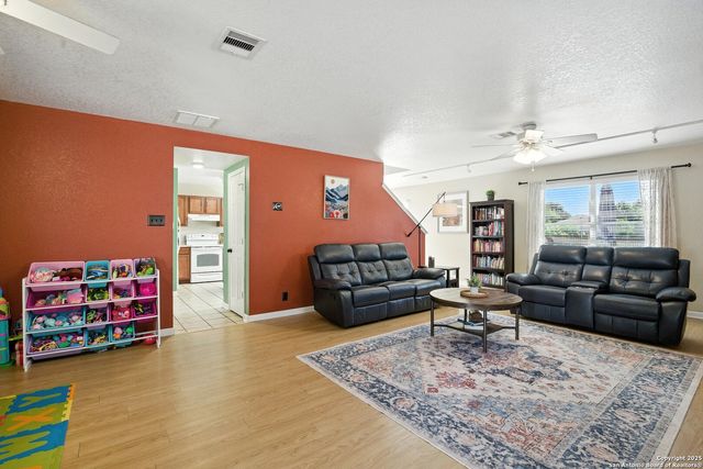 7722 Cortland Oak, San Antonio, TX 78254