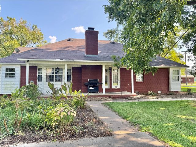 312 State Street, Dardanelle, AR 72834