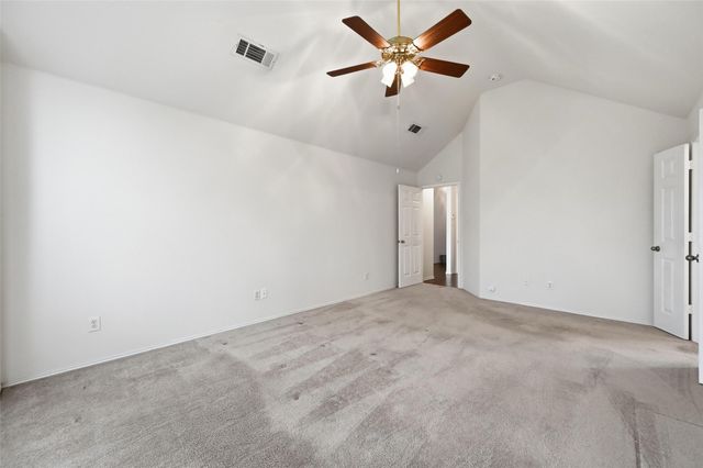 605 Kingfisher Lane, Arlington, TX 76002