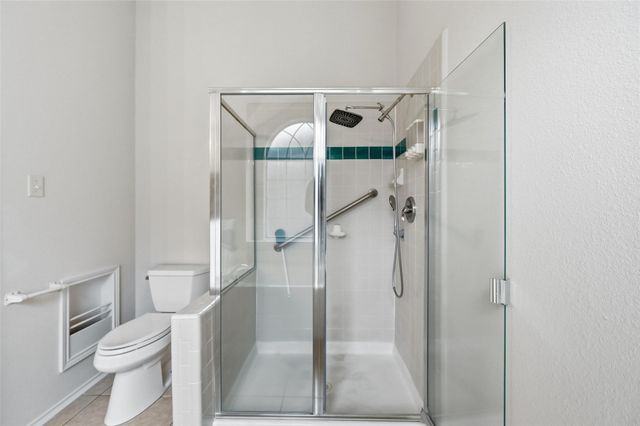 605 Kingfisher Lane, Arlington, TX 76002