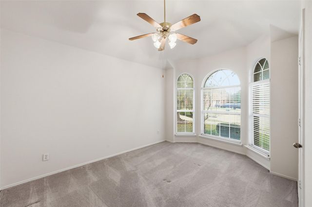 605 Kingfisher Lane, Arlington, TX 76002