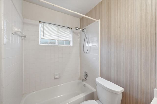 605 Kingfisher Lane, Arlington, TX 76002