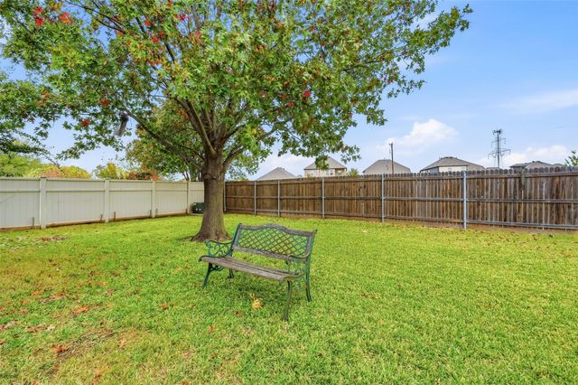 605 Kingfisher Lane, Arlington, TX 76002